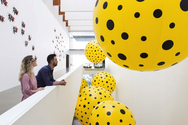 Ghé thăm Phòng triểm lãm Nghệ thuật hiện đại Queenland du khách sẽ được chiêm ngưỡng hàng nghìn tác phẩm đặc sắc